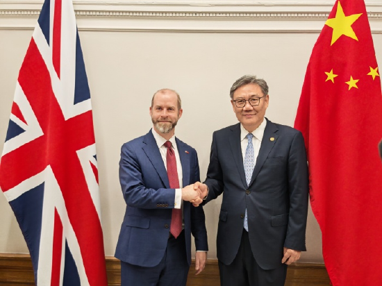 配资查询官网 商务部部长王文涛会见英国商贸大臣雷诺兹
